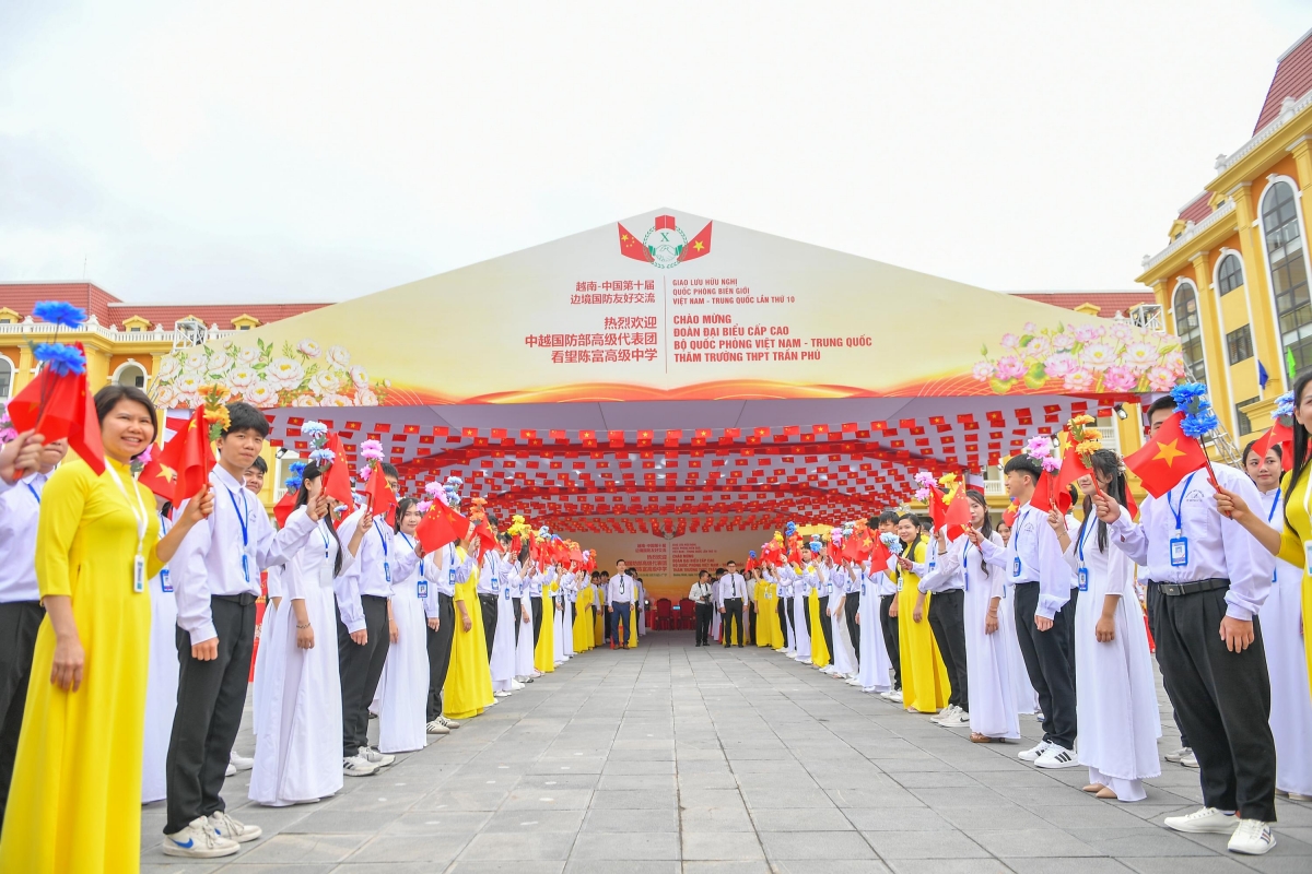 tong_duyet_giao_luu_huu_nghi_quoc_phong_bien_gioi_viet_nam_-_trung_quoc_10.jpg