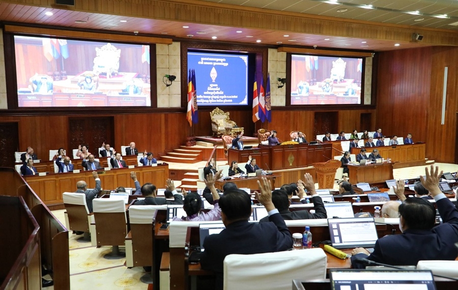 Quốc hội Campuchia  thông qua dự thảo Luật chống tội phạm mạng.