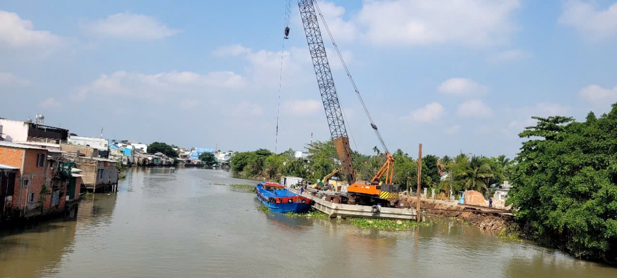 Trên địa bàn tỉnh Đồng Tháp có nhiều dự án chậm tiến độ do gặp khó khăn về vật liệu cát, đá và mặt bằng.jpg