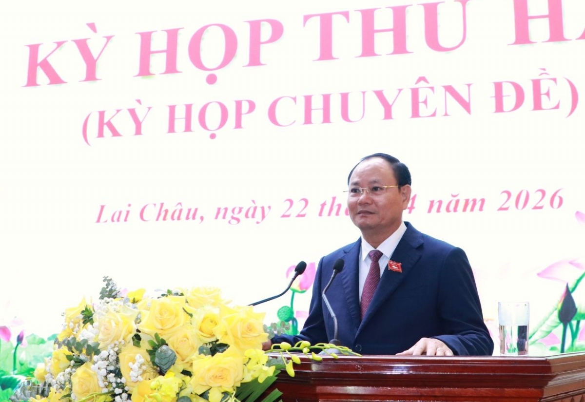 bi_thu_tinh_uy_chu_tich_hdnd_tinh_lai_chau_le_minh_ngan_phat_bieu_khai_mac_ky_hop.jpg