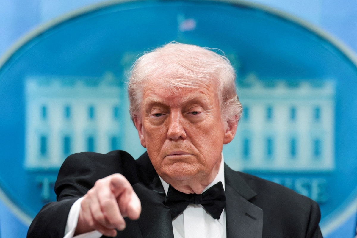 Tổng thống Mỹ Donald Trump trả lời báo chí tại Nhà Trắng ngày 25/4/2026. Ảnh: Reuters