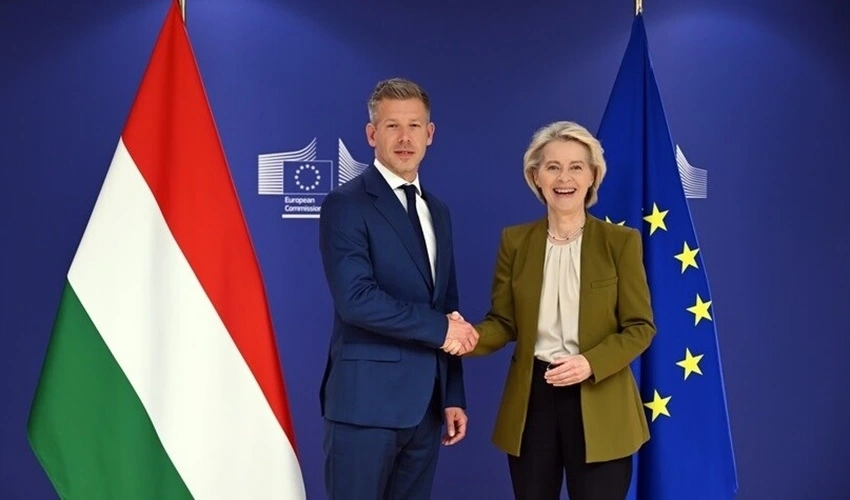 Chủ tịch Ủy ban châu Âu Ursula von der Leyen và Thủ tướng Hungary Peter Magyar. Ảnh: aa.com