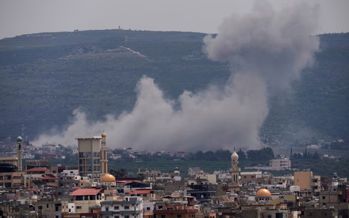 khoi lua Liban, Israel tap kich Liban, Israel tap kich Hezbollah, khoi lua Lebanon -ap.jpg