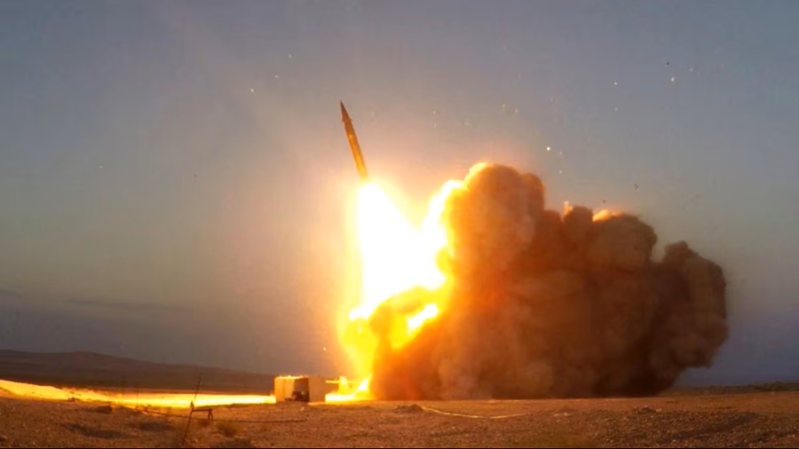 Tên lửa tầm nhiệt của Iran thách thức ưu thế không quân Mỹ. Ảnh: Reuters