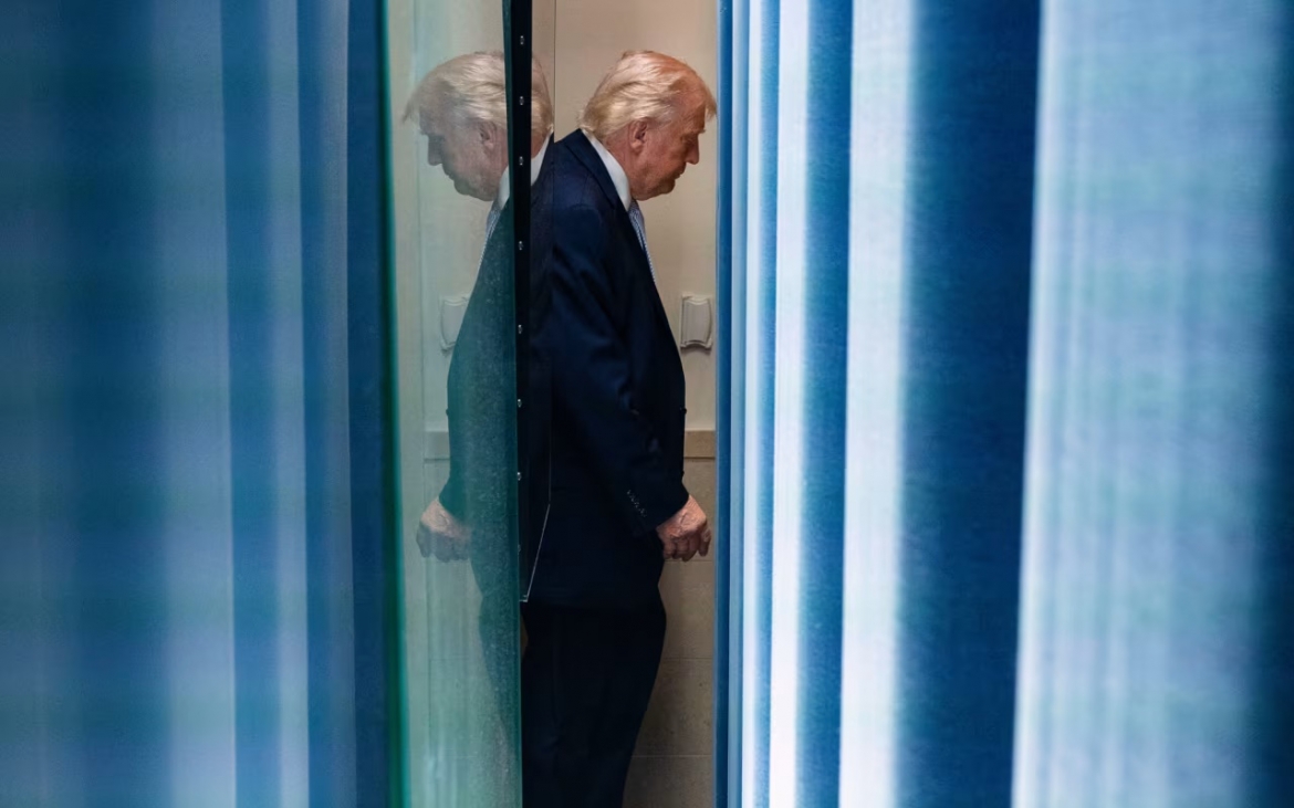 tong thong My Trump roi khoi 1 cuoc hop bao o Nha Trang -ap.jpg