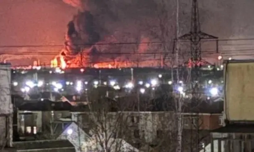 Ukraine tấn công nhà máy lọc dầu ở Yaroslavl, Nga. Ảnh: Exilenova PlusTelegram