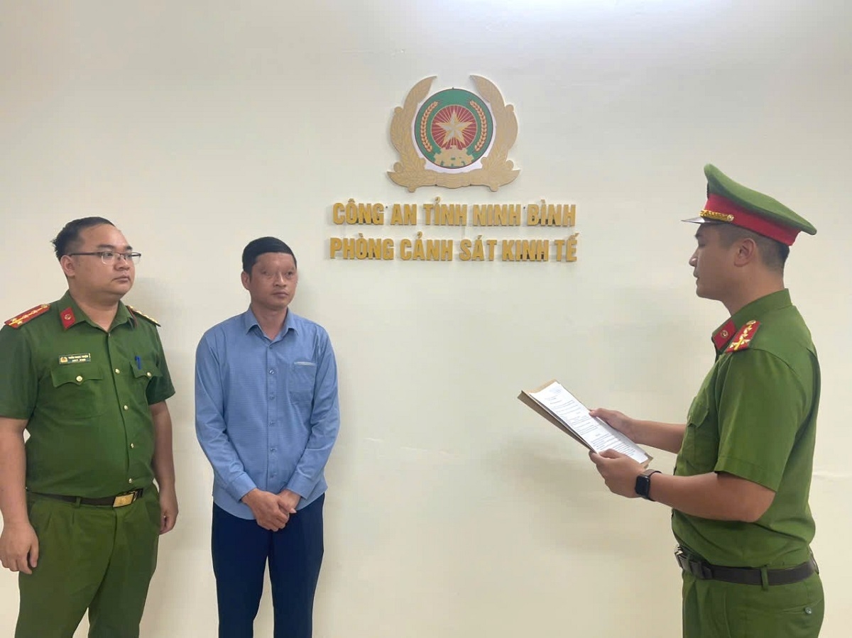 ăn chặn tiền.jpg