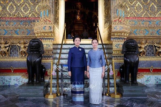 1_ngo_phuong_ly_ao_dai.jpg