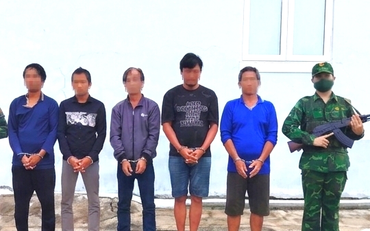 2_cac_doi_tuong_con_lai_deu_thua_nhan_cung_gop_tien_mua_ma_tuy_su_dung.png