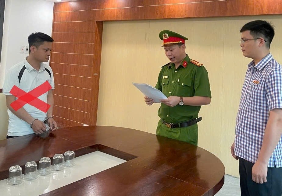 _cac_co_quan_thong_bao_quyet_dinh_doi_voi_pham_cong_son_bachanh_cong_an_hai_phong.jpg