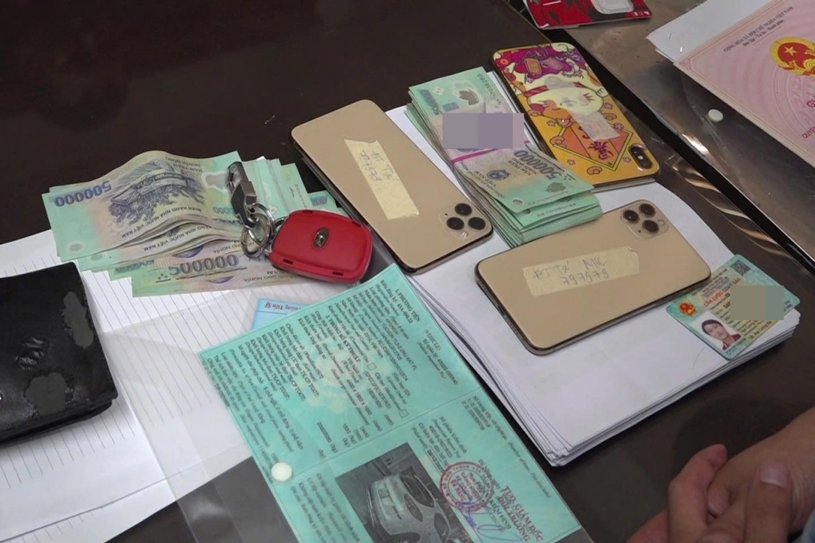 _tang_vat_thu_giu_trong_chuyen_an.jpg