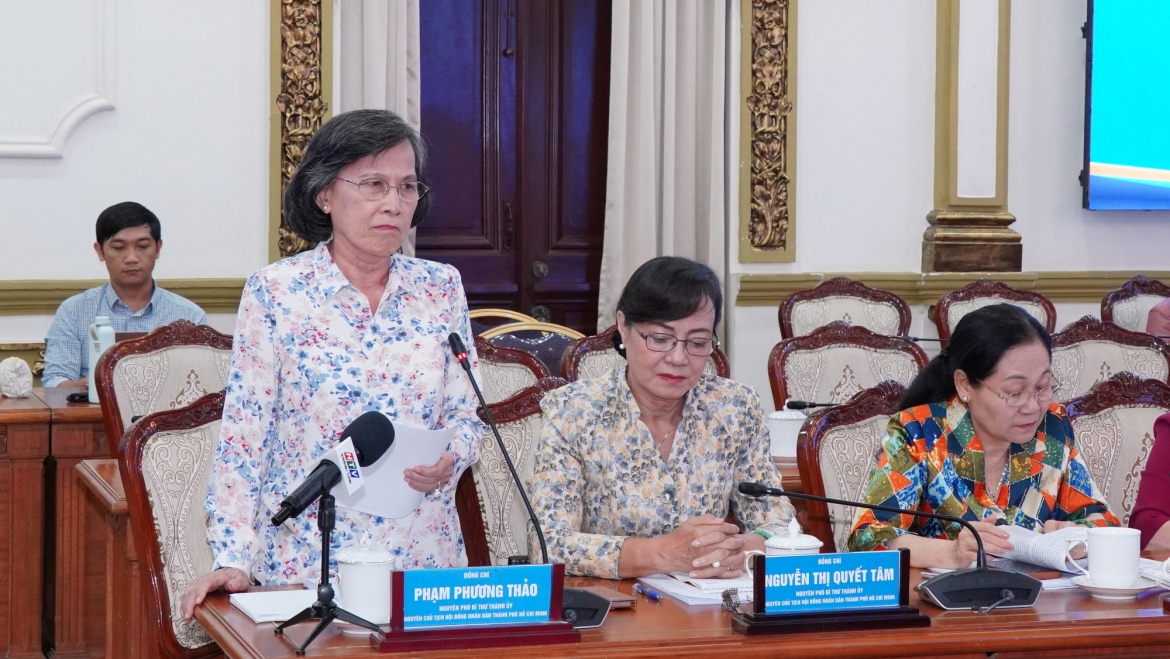 ba_pham_phuong_thao_nguyen_pho_bi_thu_thanh_uy.jpg