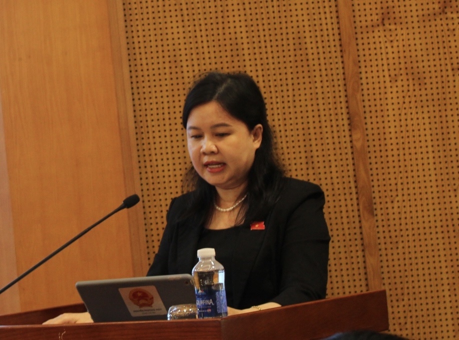 ba_thuy.jpg