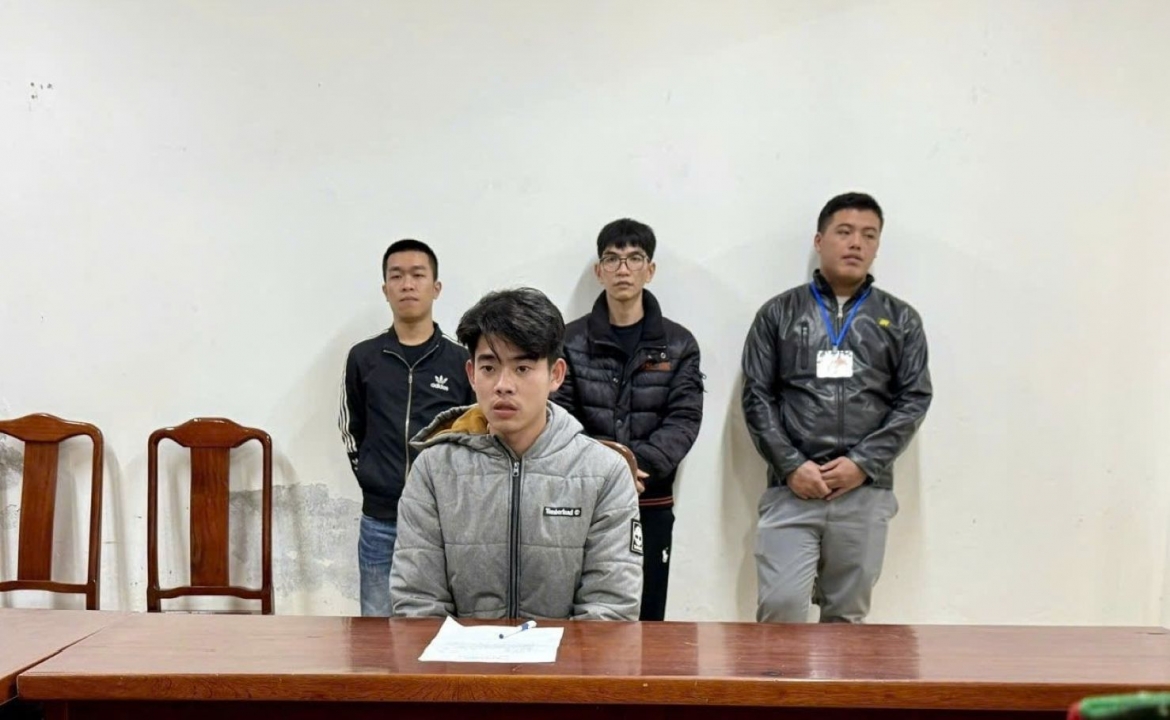cac_doi_tuong_trong_duong_day_san_xuat_mua_ban_tang_tru_su_dung_trai_phep_vu_khi_quan_dung_tai_co_quan_cong_an_20260527125251.jpg