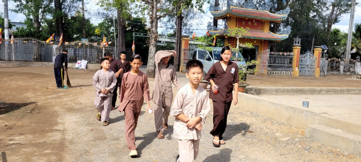 cac_em_o_tai_mai_am_duoc_sinh_hoat_hoc_hanh_nhu_bao_tre_em_khac.jpg