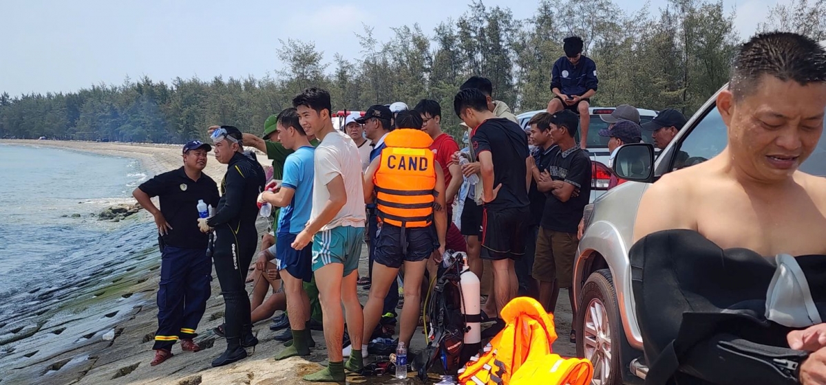 cac_luc_luong_chuc_nang_dang_no_luc_tim_kiem_nan_nhan_mat_tich_20260504102530.jpg
