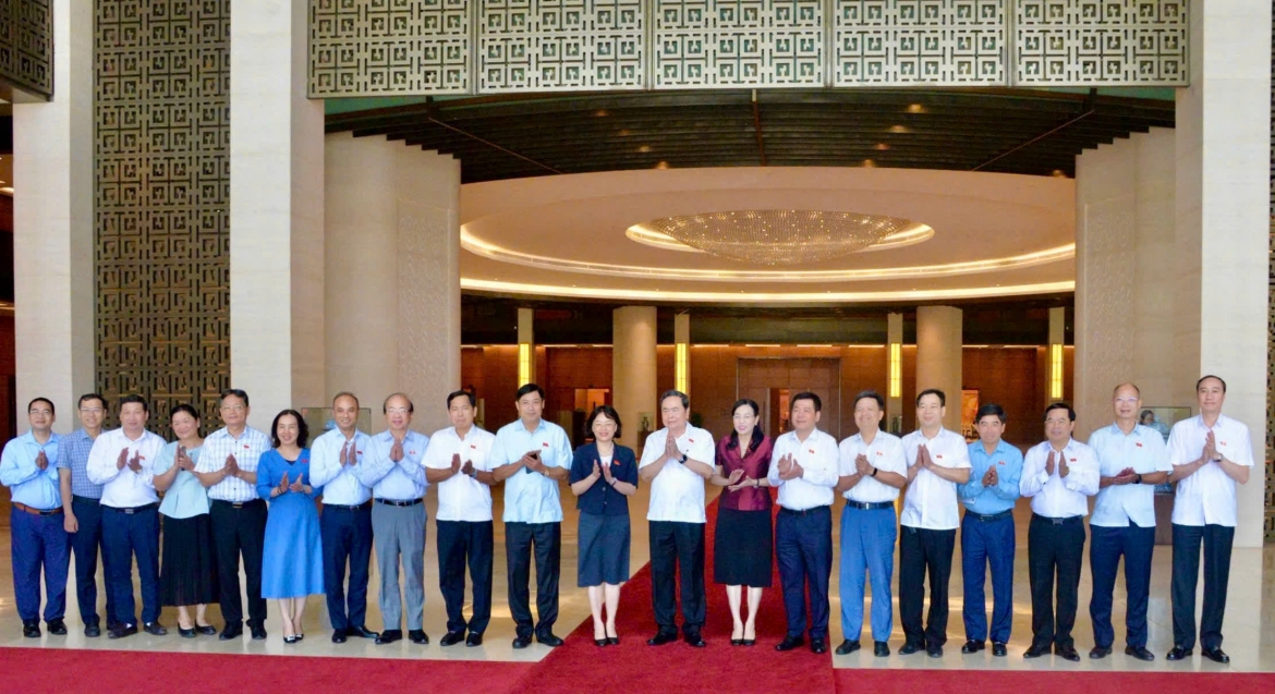 chu_tich_quoc_hoi_tran_thanh_man_va_uy_ban_khoa_hoc_cong_nghe_va_moi_truong.jpg