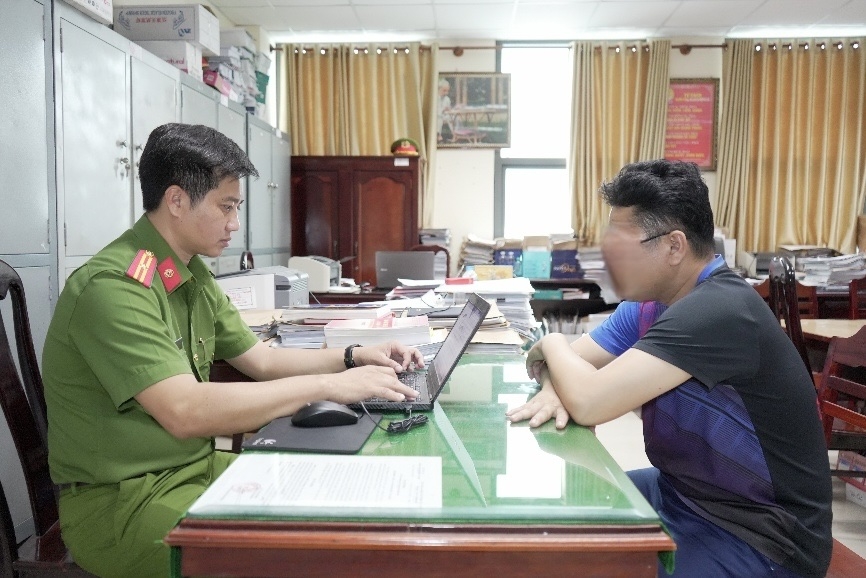 co_quan_canh_sat_dieu_tra_lam_viec_voi_tran_minh_truong-_anh_cong_an_thanh_pho_can_tho_.jpg