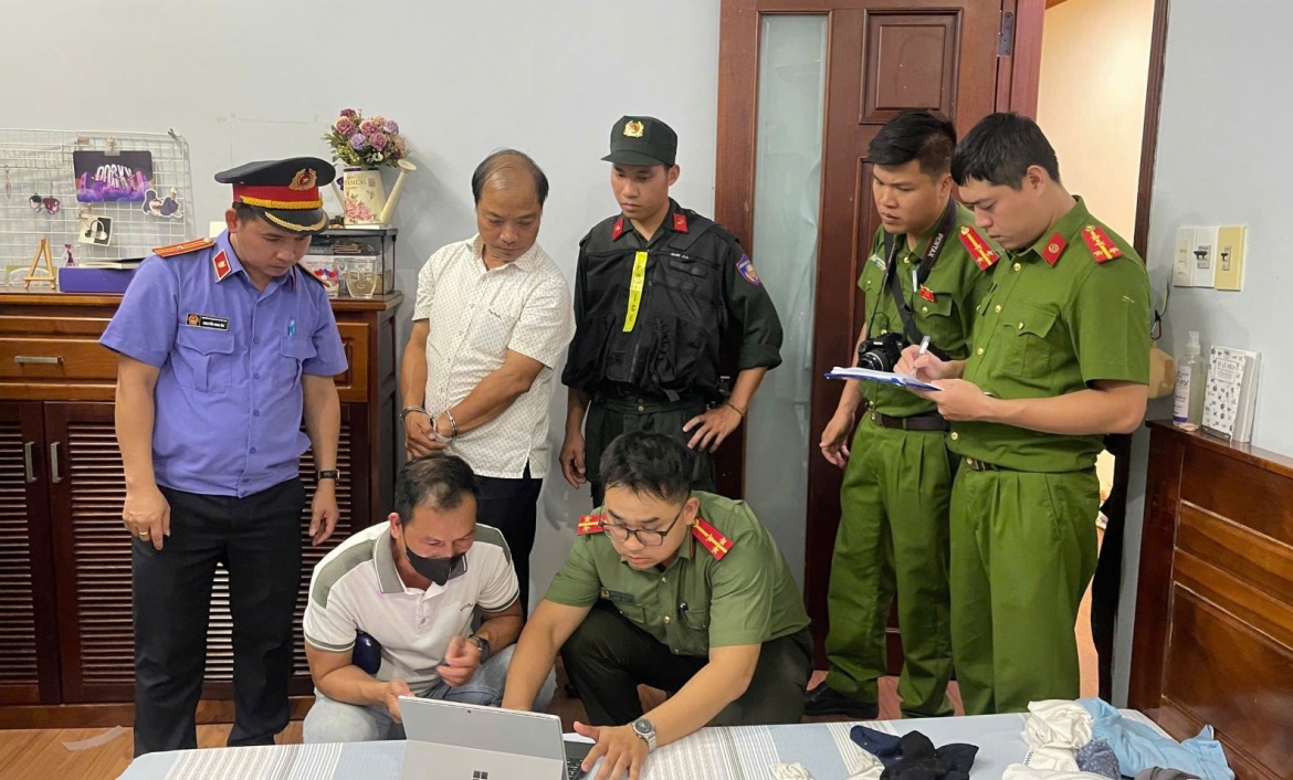 co_quan_cong_an_vien_ksnd_tien_hanh_thu_thap_tai_lieu_chung_cu_phuc_vu_dieu_tra_20260523160711.jpg