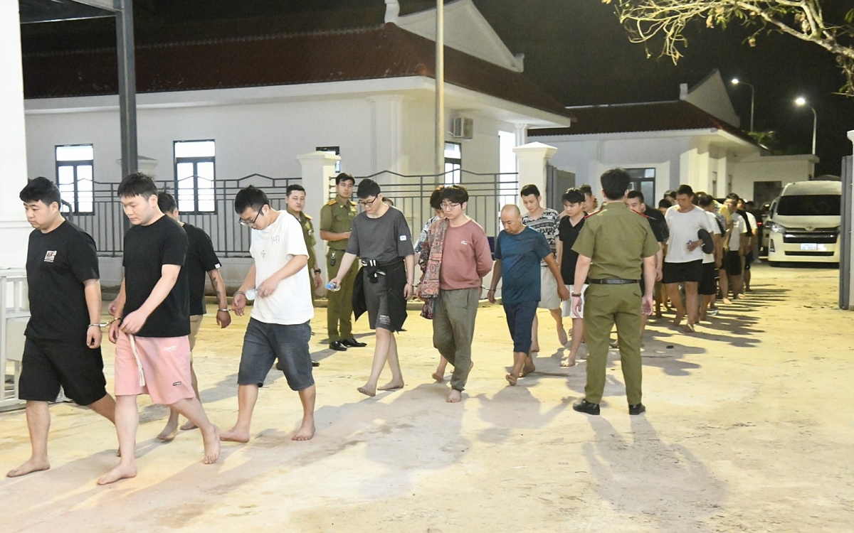 cong an Lao bat doi tuong lua dao truc tuyen, nghi pham Lao lua dao truc tuyen, lua dao vien thong, toi pham Lao -Bo Cong an Lao.jpg