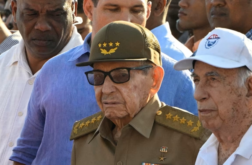 Cựu Chủ tịch Cuba Raul Castro tham dự cuộc diễu hành Ngày Quốc tế Lao động tại Havana, Cuba, ngày 1/5/2026. Ảnh: Reuters