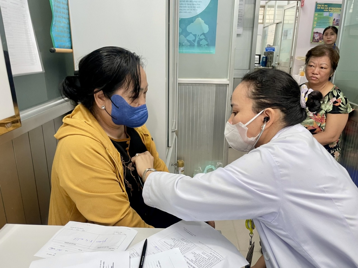 doi_tuong_duoc_kham_suc_khoe_mien_phi.jpg