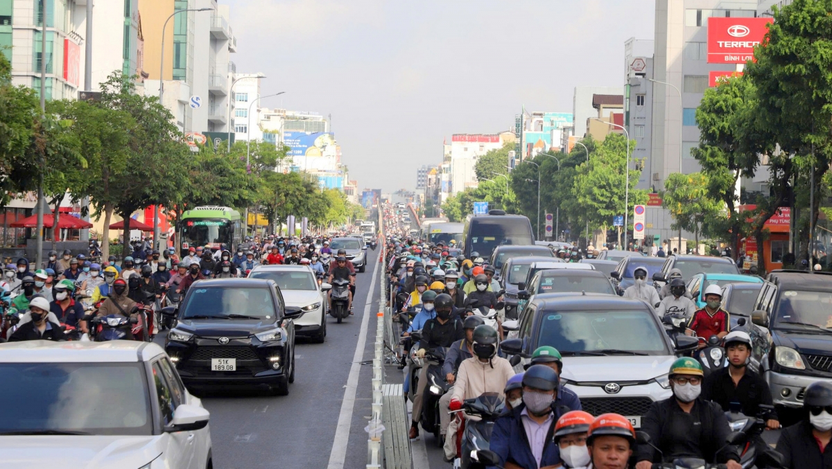 giao_thong_co_thoi_diem_dong_duc.jpg