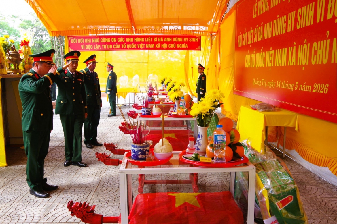 hai_cot_cac_liet_si_duoc_quy_tap_tai_thon_xipa_xa_dakrong.jpg
