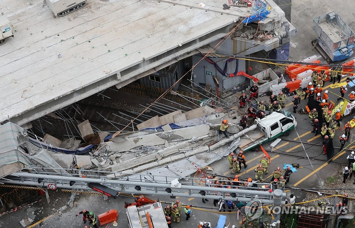 Hiện trường vụ tai nạn. Ảnh: Yonhap