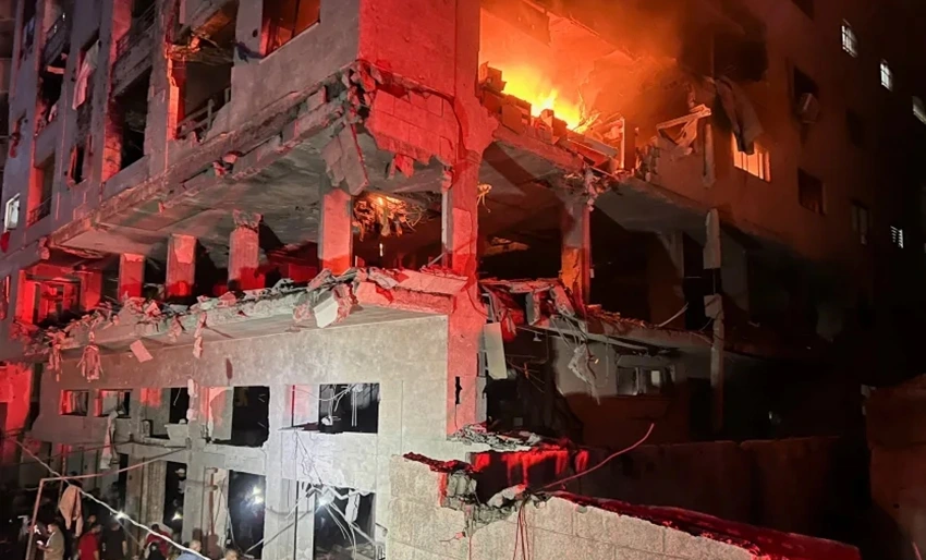 Israel không kích Gaza, nhắm vào thủ lĩnh quân sự cấp cao nhất của Hamas. Ảnh: Reuters