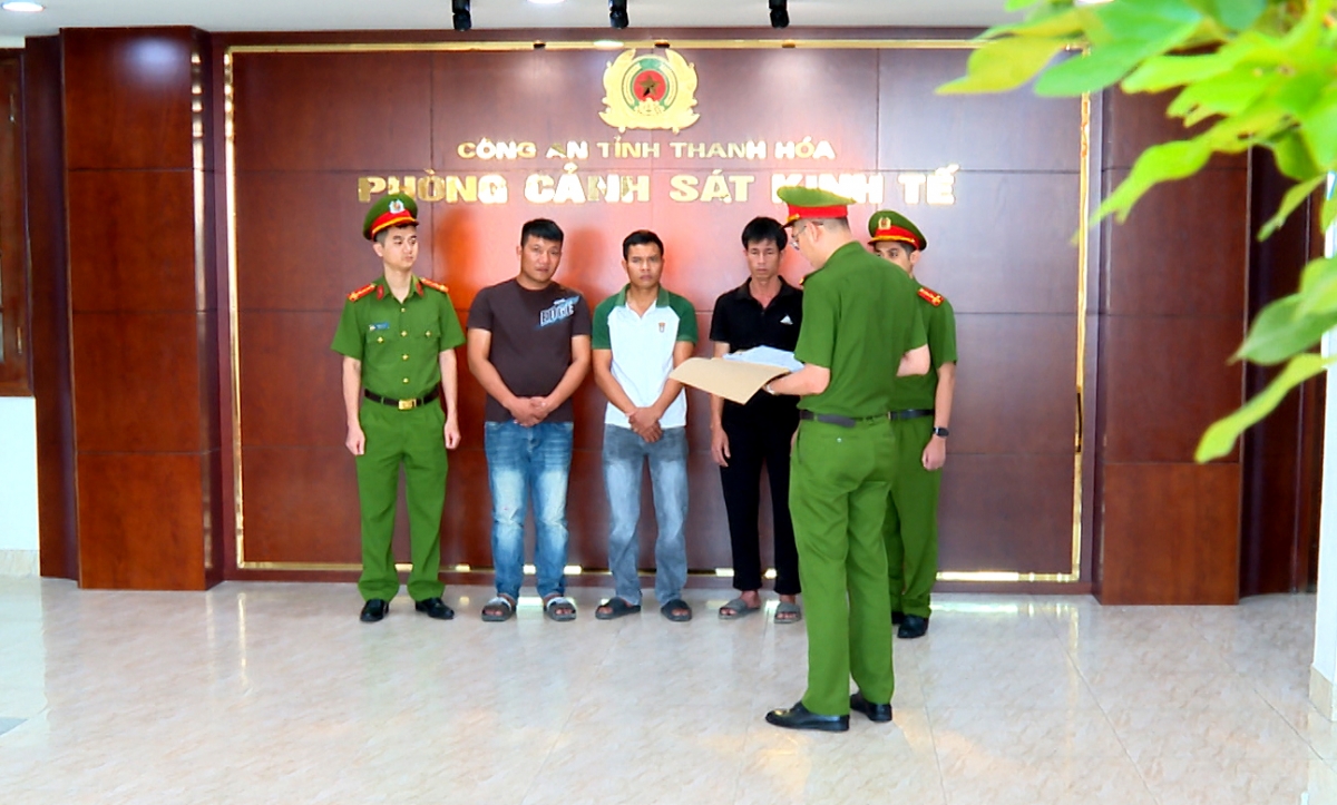 khoi_to_cac_doi_tuong_mua_ban_lon_nhiem_dich_ta_lon_chau_phi_de_giet_mo_ban_ra_thi_truong_1.jpg