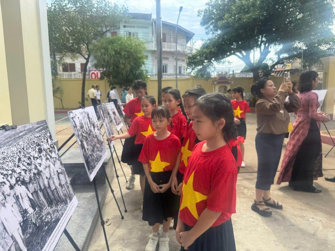 lao_3.jpeg