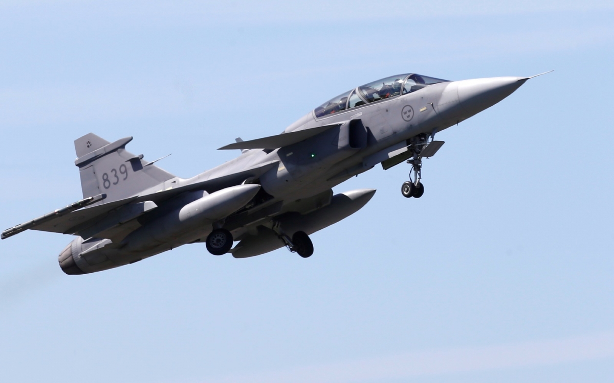may bay chien dau, tiem kich Gripen cua Thuy Dien -reu.jpg