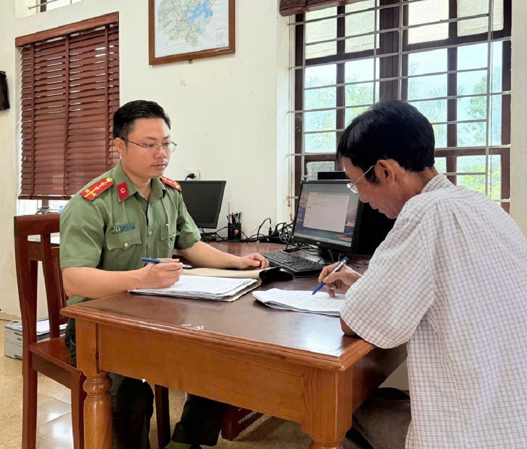pd_ong_nvc_tai_co_quan_cong_an_20260521171414.jpg
