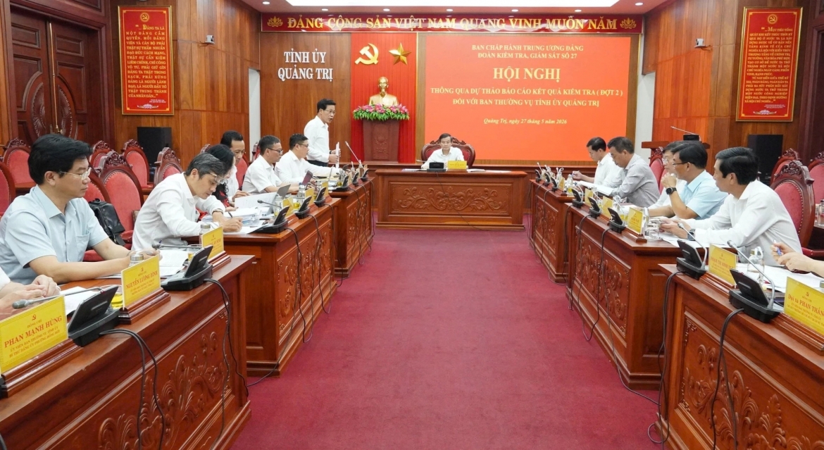 quang_canh_hoi_nghi.jpg