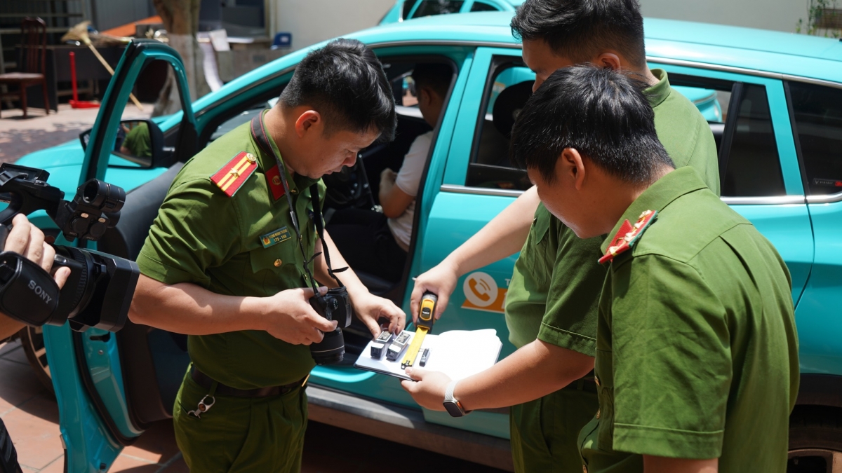 thiet_bi_pha_song_cac_doi_tuong_su_dung_anh_cong_an_thai_nguyen_de_nghi_khong_gan_logo_1.jpg