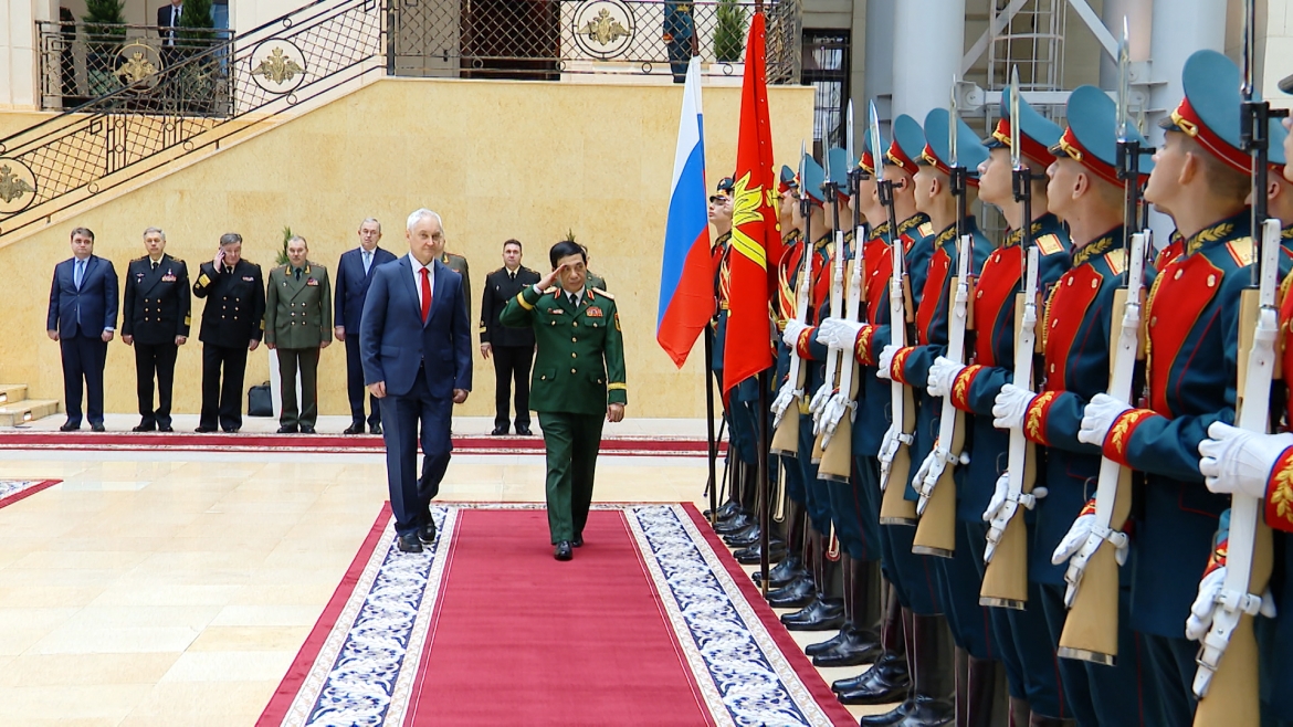 tiep_tuc_cung_co_va_tang_cuong_hop_tac_quoc_phong_viet_nam-lien_bang_nga_3.jpg
