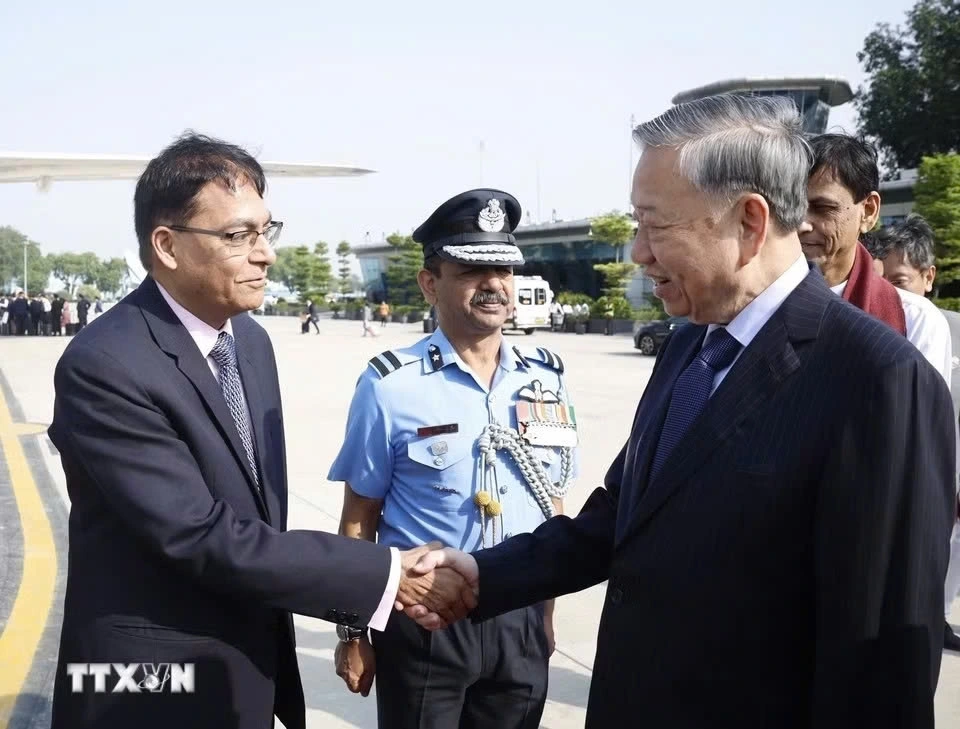 tong_bi_thu_chu_tich_nuoc_to_lam_roi_new_delhi_di_tham_mumbai_1.jpg