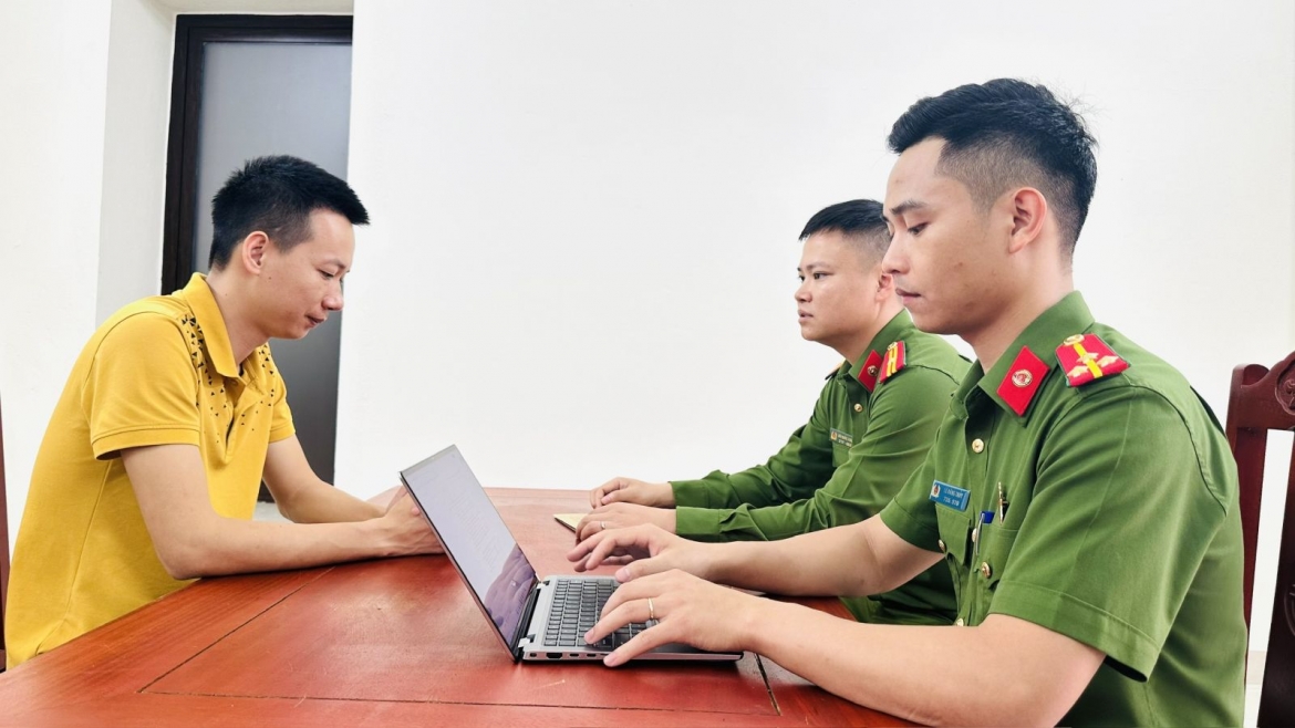 triet_pha_duong_giay_nuoc_hoa_gia_lien_tinh1.jpg
