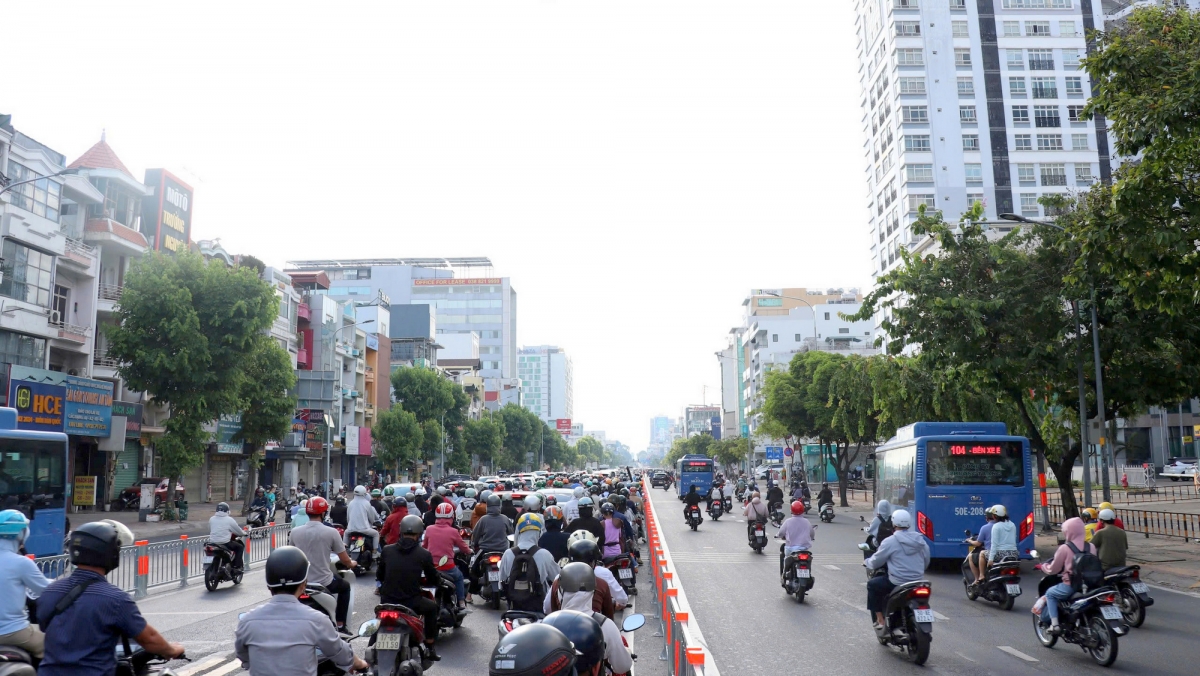trong_cao_diem_sang_huong_vao_trung_tam_tp_se_duoc_di_chuyen_tren_4_lan_xe.jpg