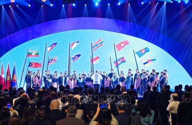 vna_potal_thu_tuong_le_minh_hung_du_hoi_nghi_cap_cao_asean_lan_thu_48_stand_1.jpg