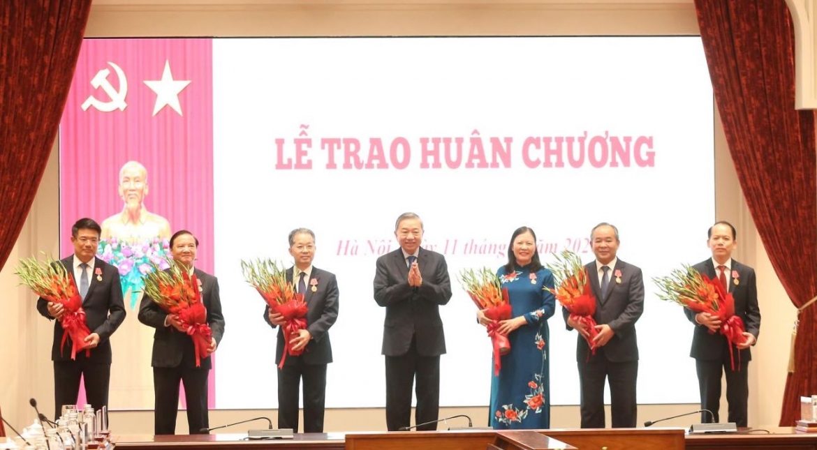 11-06_t3_chieu.jpg
