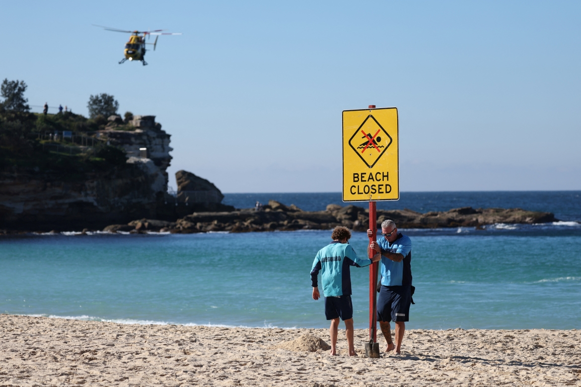 Australia đóng cửa nhiều bãi biển sau khi một người phụ nữ bị thương nghiêm trọng sau khi bị cá mập tấn công. Nguồn_Reuters.JPG