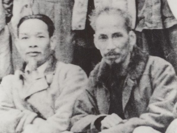 HTM 6 Bac Ho va dong chi Ho Tung Mau. Anh tu lieu.jpg