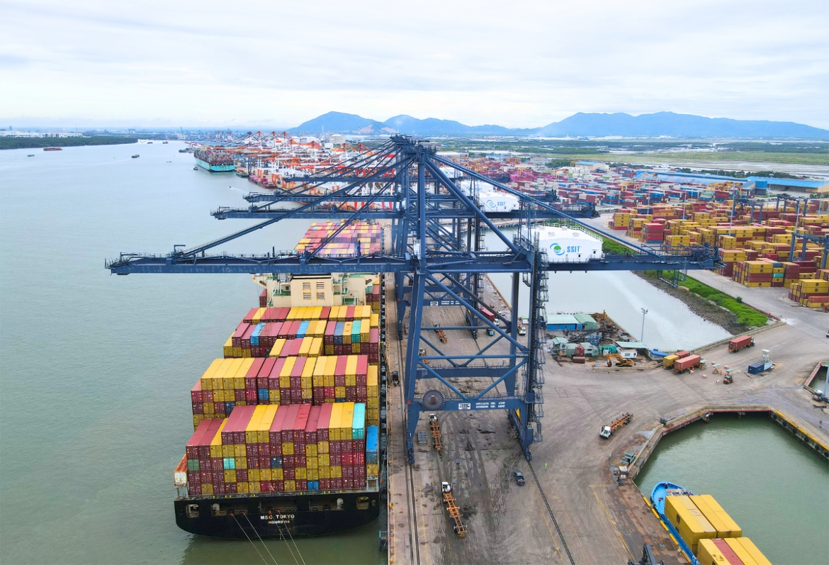 Việt Nam cần rất lớn nguồn vốn cho đầu tư hạ tầng cảng biển, logistic và đầu tư đội tàu (Ảnh Thành Huy).png