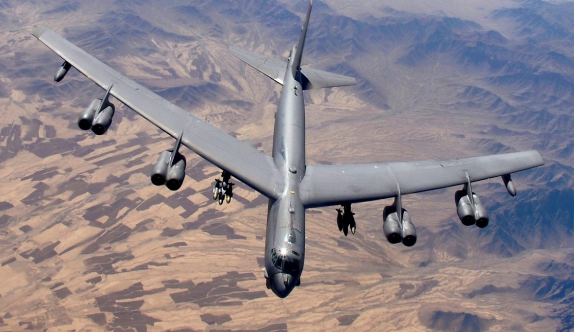 Máy bay ném bom chiến lược B-52 của quân đội Mỹ. Ảnh: Reuters