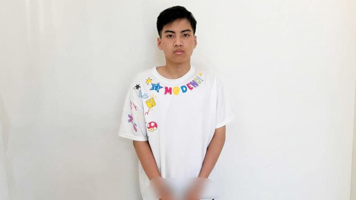 bat_doi_tuong_trom_xe_may_honda_vision_mang_di_cam_co_lay_18_trieu_dong.jpg