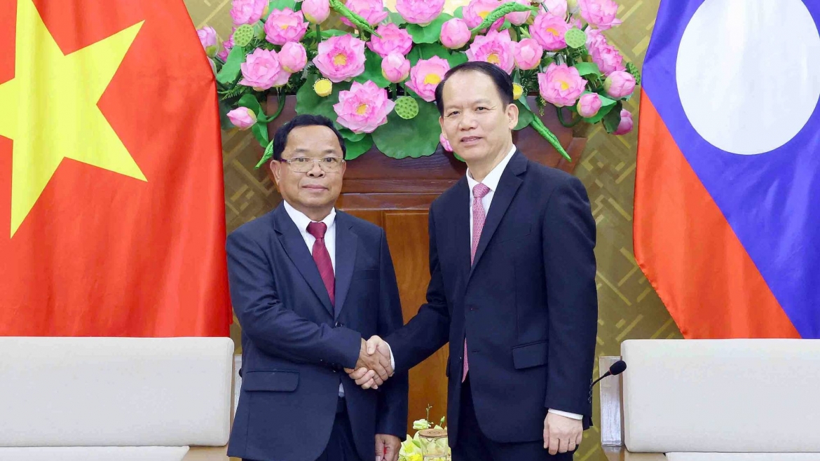 bo_truong_tu_phap_viet_nam_hoi_dam_voi_bo_truong_tu_phap_lao.jpg