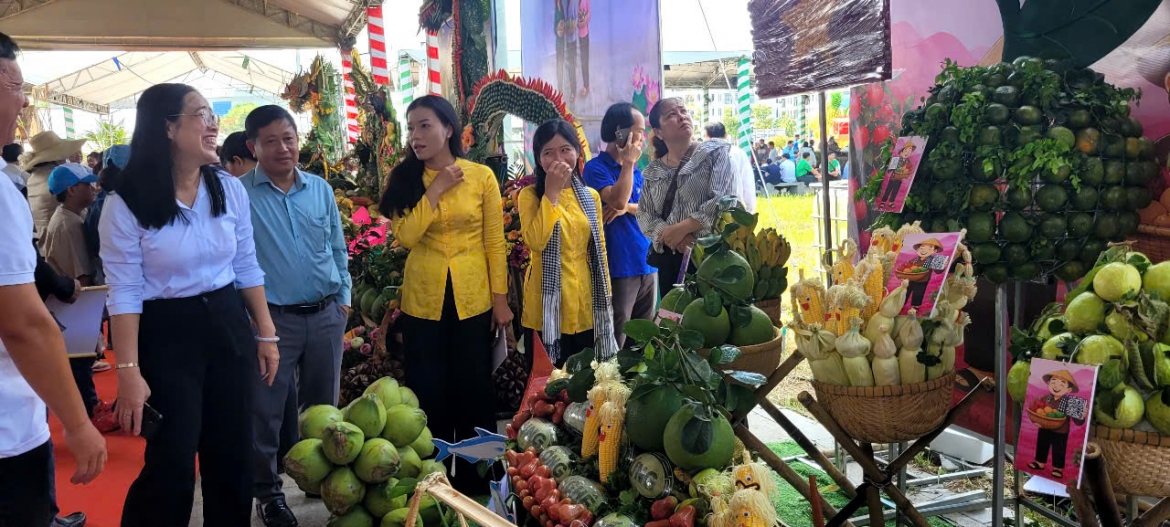 cac_don_vi_tham_gia_hoi_thi_trai_cay_ngon_tai_le_hoi_trai_cay_dong_thap_lan_1.jpg