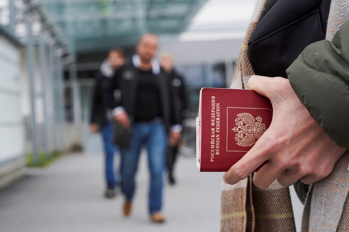 chi_rieng_trong_nam_2025_eu_da_cap_toi_hon_620.000_thi_thuc_schengen_cho_cong_dan_nga_-_anh_reuters.jpg